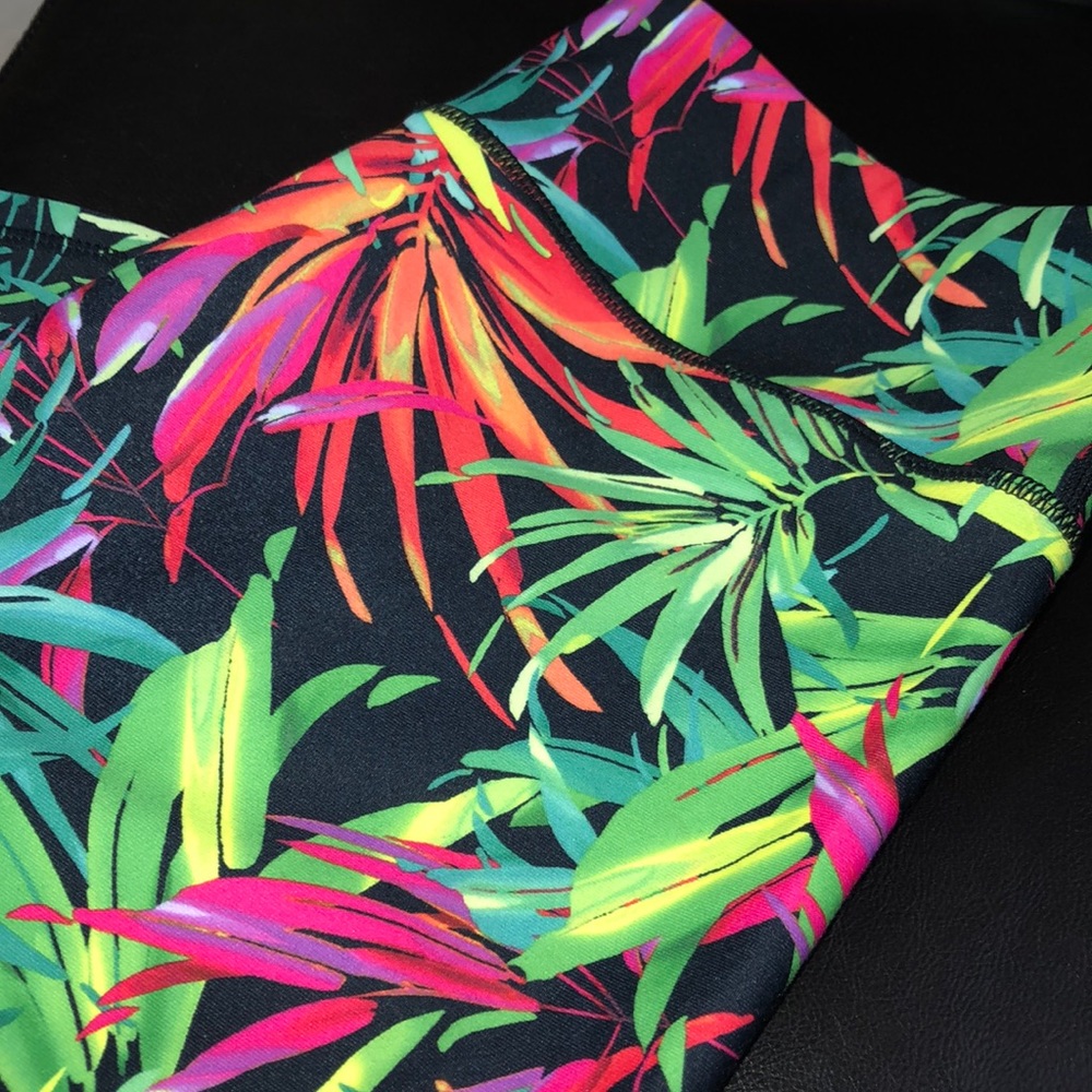 Fabletics Capris (Small) - image 8